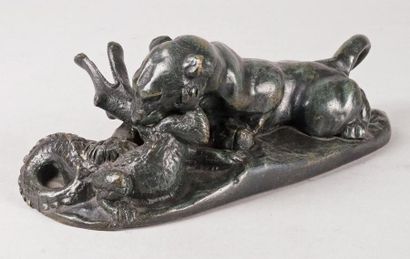 D'après Antoine-Louis BARYE (1795-1875) JAGUAR DÉVORANT UN CROCODILE Groupe en bronze...