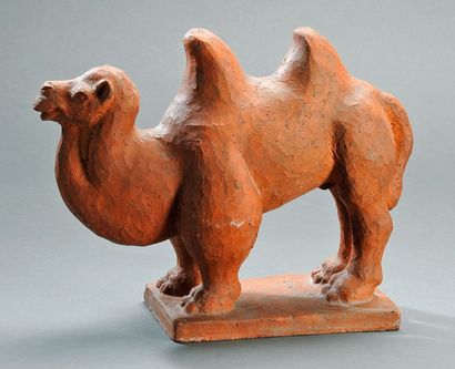 null SCULPTURE en terre cuite représentant un chameau monogrammée B. H.: 31 cm -...