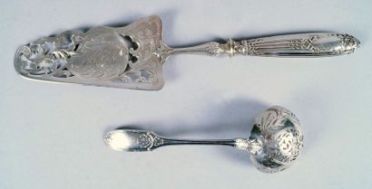 null 1 - PELLE À GÂTEAU d'époque Art Nouveau en métal argenté et argent fourré. Orfèvre...