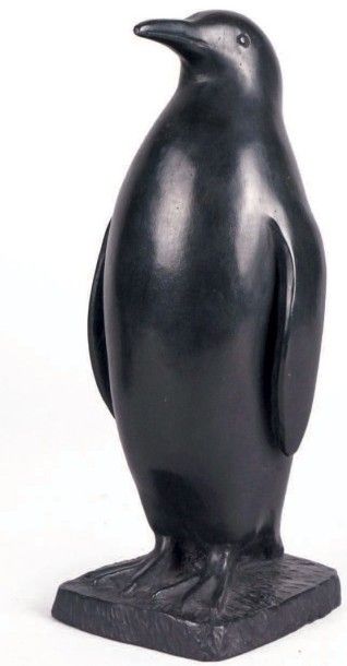 David MESLY ? 1918-2004 
IGLOO Épreuve en bronze à patine noire signée, numéroté...