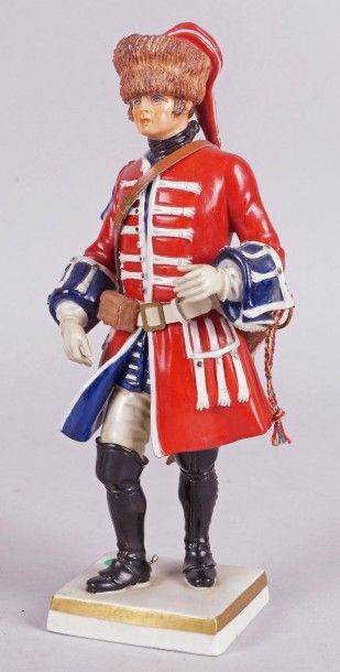 VANGERDINGE «Officier des dragons d'Orléans. 1720-1735.» Figurine polychrome avec...