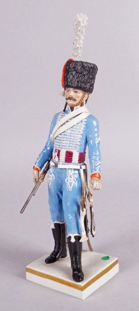 VANGERDINGE «Brigadier du 1er Hussards. Premier Empire.» Figurine polychrome avec...