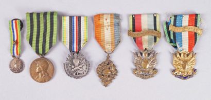 France Ensemble de six médailles commémoratives et de sociétés relatives à la guerre...
