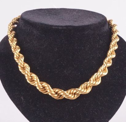 null COLLIER en or jaune 750/1000 tressé.
Travail italien.
L.: 41 cm - Poids: 42...