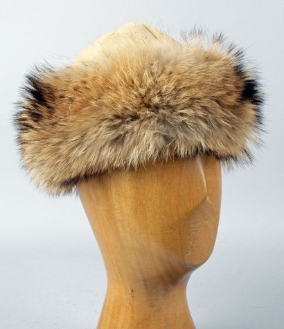 null TOQUE en renard et daim.
D.: 17,5 cm env