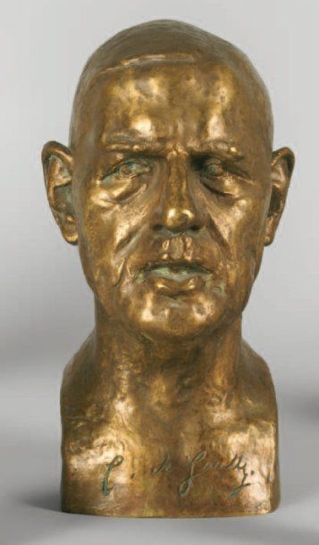 null "L'appel du 18 juin 1940", le Général Charles De Gaulle Portrait en bronze à...