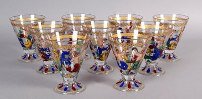 BOHÈME, XIXe siècle SUITE DE NEUF VERRES en cristal émaillé et doré à décor de tritons...