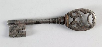 null CLÉ en fer forgé d'époque XVII-XVIIIe siècle à tige creuse.
Long.: 15,5 cm