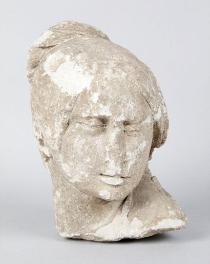 null TÊTE DE FEMME en pierre calcaire sculptée en applique, XVIe siècle.
Expert:...