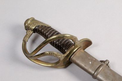 null Sabre d'officier de cavalerie légère modèle 1822. Poignée en corne avec filigrane....