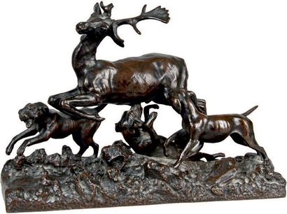Christophe FRATIN - 1801-1864 CERF ATTAQUÉ PAR TROIS CHIENS Groupe en bronze à patine...