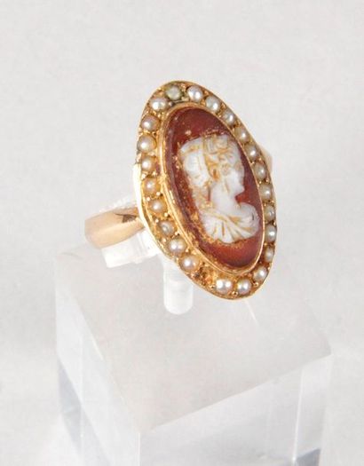 null BAGUE DE JEUNE FILLE d'époque Napoléon III en or jaune sertie d'un camée antique...