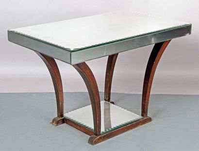 null TABLE BASSE des années 1960 en verre taillé monture en bois naturel.
47 x 73...