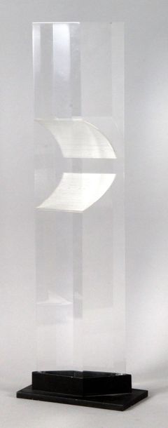 Antonia Lambélé (1943) HOKKAIDO, 1994
Sculpture en plexiglas, socle en fonte.
H.:...