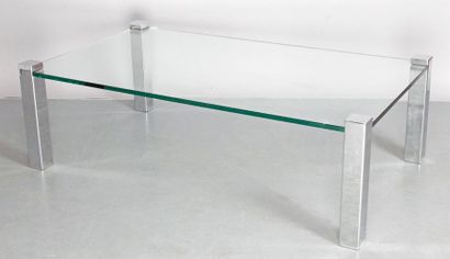 null TABLE BASSE DE SALON RECTANGULAIRE, plateau de verre reposant sur quatre pieds...