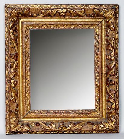 France CADRE en bois doré et sculpté d'époque XVIIe siècle transformé en miroir à...