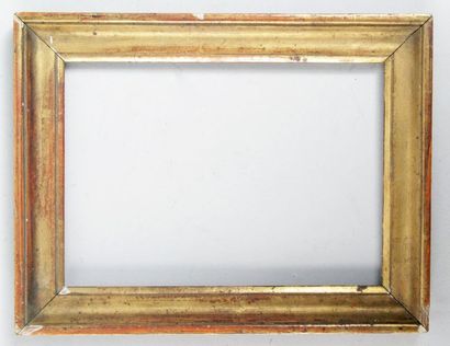 null BAGUETTE en bois doré d'époque Louis XVI.
19 x 13 x 2,5 cm