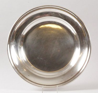 CHRISTOFLE PLAT ROND en métal argenté.
Diam.: 35 cm