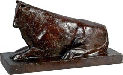 Joseph CSAKY - 1888-1921 BOEUF COUCHÉ, vers 1924
Bronze à patine brune signé,
ÉPREUVE...