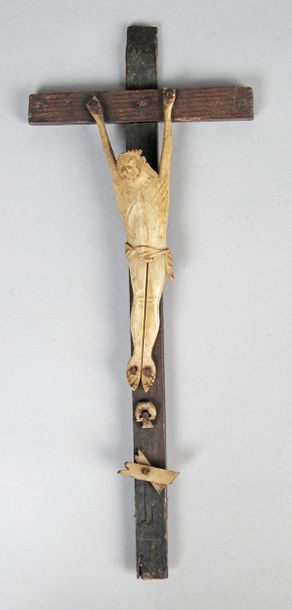 null CHRIST JANSÉNISTE en os d'époque XVIIIe siècle avec crâne et tibias.
Haut.:...