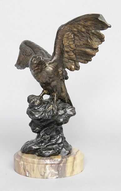 ARNOUX, école française vers 1920 L'AIGLE
Bronze à patine brune signé, ancienne épreuve...