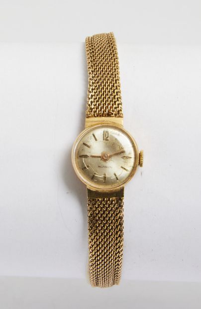 null 37 Yellow gold ladies' wristwatch, small wristband, damaged, 


11,9g