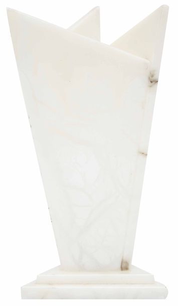 DESIGN Dans le goût de Pierre CHAREAU

Lampe géométrique en marbre 

H. : 31 cm Gazette Drouot