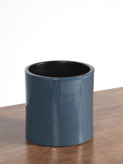  Georges JOUVE 1910-1964
Vase « Cylindre » - circa 1955
Céramique émaillée bleu à... Gazette Drouot