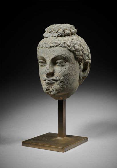  BUDDHA HEAD IN GREY SCHIST

Gandhara Greco-Buddhist art, 3rd-4th century


Serene... Gazette Drouot