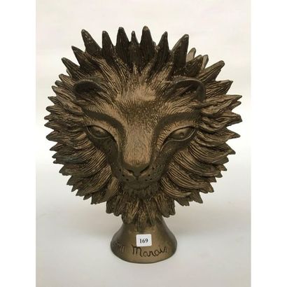 null Jean MARAIS. (1913-1998). Mask lion. Patinated and gilded plaster. Signed. H.31...