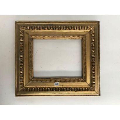 null STYLE LOUIS XVI FRAME with gilded wood gadroons. Ep.XIXth. Int. dim. 22,5x27...