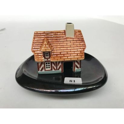 null SMOKING ASHTRAY. Houses in the provinces of France: NORMANDY. Polychrome ceramics....