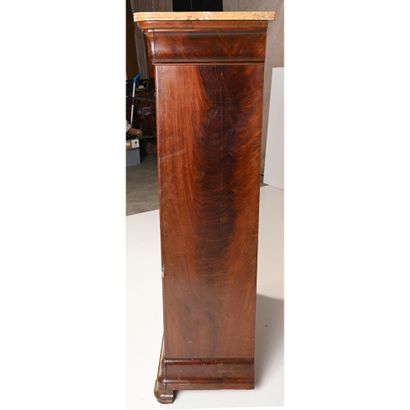 null RESTAURATION SECRETARY in mahogany and flame mahogany veneer. It opens with...