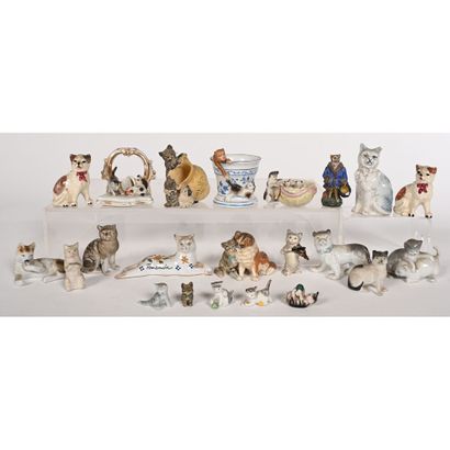 null COLLECTION on the cat theme (approx. 20 subjects) in porcelain, bisque and terracotta....