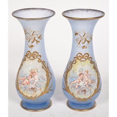 null PAIR OF VASES in enameled opaline, decorated in medallions with 2 scenes of...