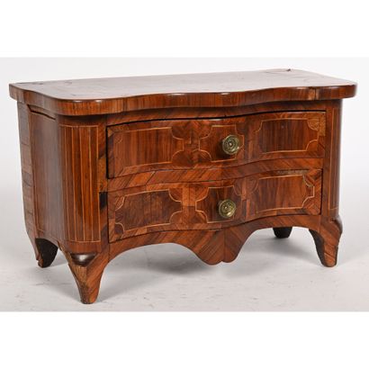 null LOUIS XV MAITRISE COMMODE with curved front opening with 2 drawers. Beautiful...