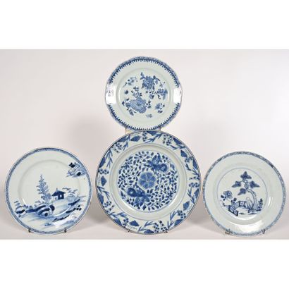 null CHINESE PORCELAIN FLAT with blue monochrome decoration of flowers. 18th century....