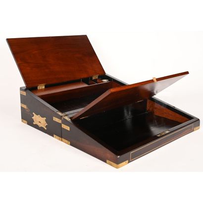 null TRAVELLING WRITEBOOK in rosewood veneer and brass inlays. It has a double leather...