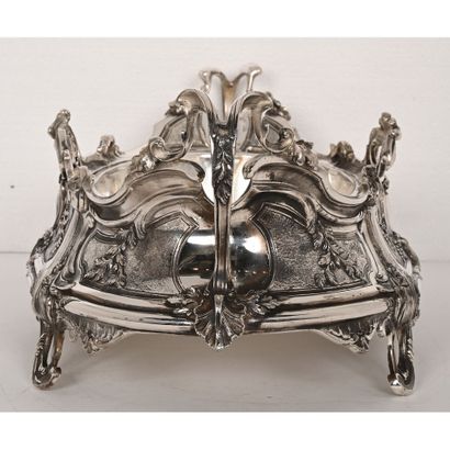 null LARGE OVAL GARDENSTAND LOUIS XV in silvered bronze in the Rococo style with...