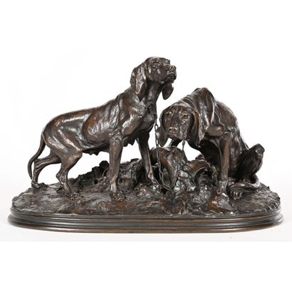  MENE Pierre-Jules. (1810-1879). «Les chiennes saintongeoises». Bronze à patine brune.... Gazette Drouot