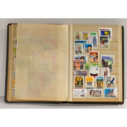 null France timbres neufs** 1976/2004, parfois par multiples et quelques années manquantes....