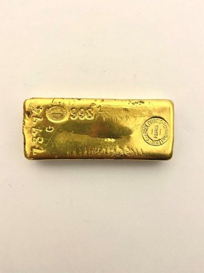 null A gold bar number 73774. Gold title weight 998.1g. Assayer's stamp Robert Dubois....