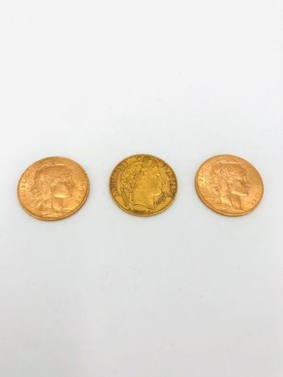 null Un lot de 3 pièces de 20 francs or - dont 2 époque IIIe République et une année...