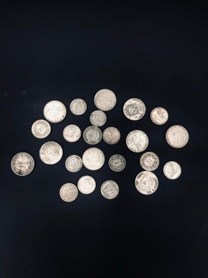 null A lot of 23 coins mainly in French and foreign silver XIXth and XXth - Total...