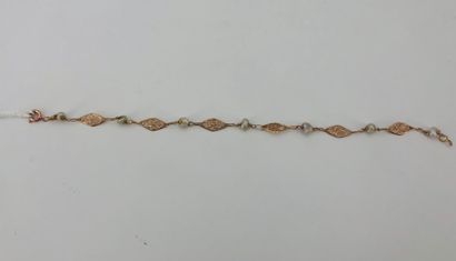 null Bracelet à mailles filigranées et perles baroques, or jaune 18 K, poignet 21...