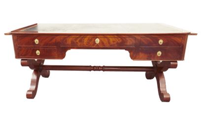 null Wooden desk with mahogany veneer, opening with 5 drawers and two side pulls,...