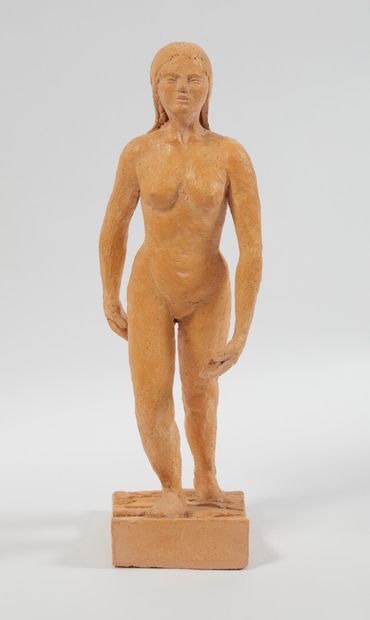 null * Norbert TRECA (1926). 

Femme nue marchant

Sculpture en terre cuite signée...