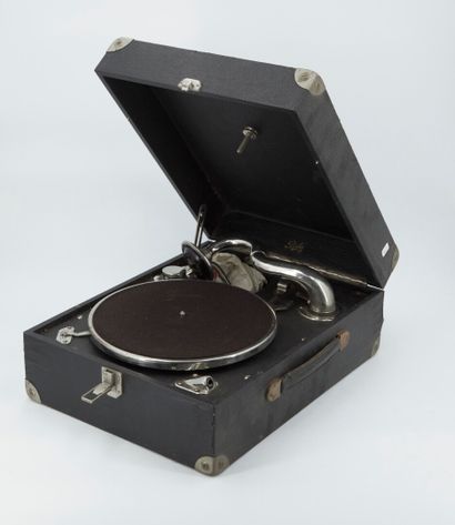 null Valise gramophone phonographe de marque Pathé Diamond assorti d'une dizaine...