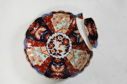 null * JAPON, Imari - Début XXe siècle

Important ensemble en porcelaine décorée...