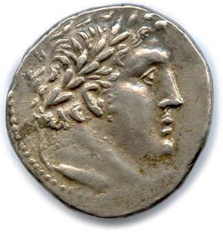 null PHENICIA - TYR 31 BC

Laureate head of Melkart. R/. Eagle standing on a bow...